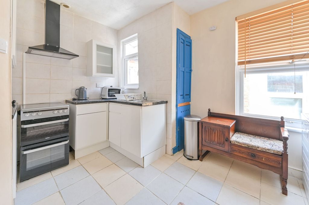 Property photo 3 of 18
