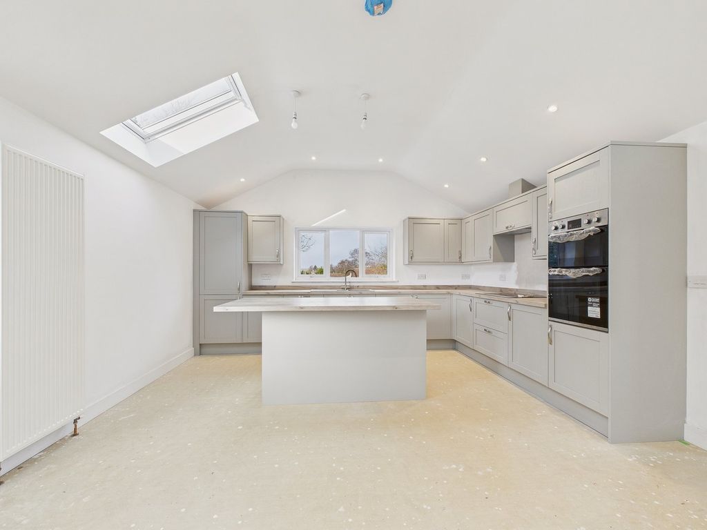 Property photo 3 of 24