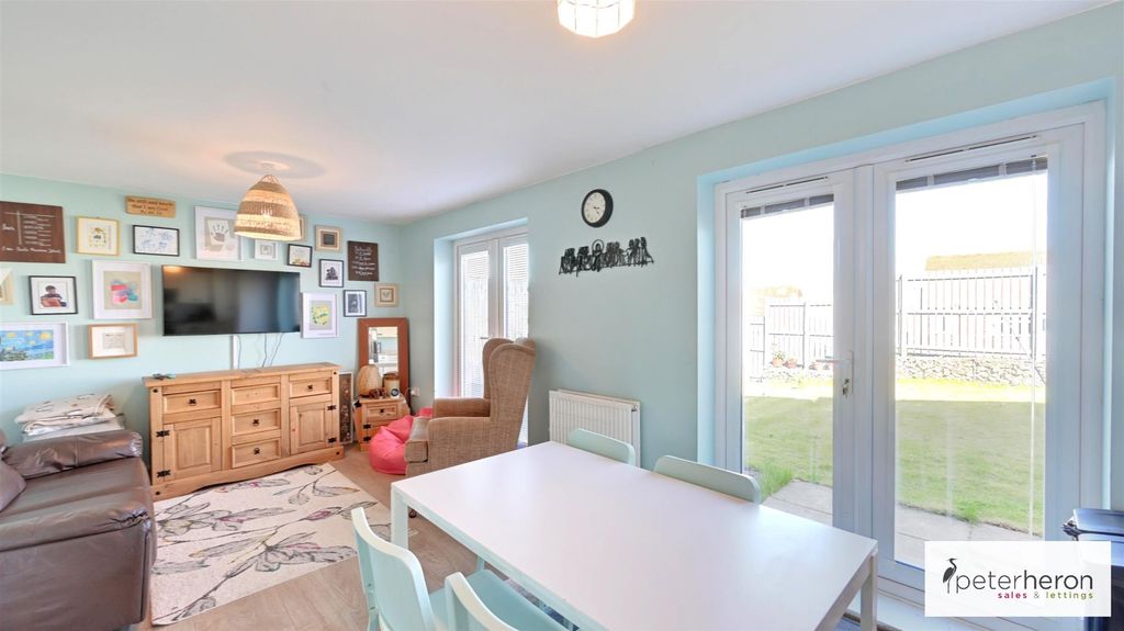Property photo 3 of 22 Open Plan Kitchen/Dining And Family Area
