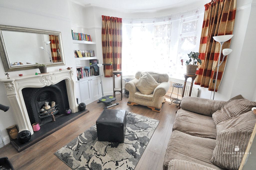 Property photo 2 of 19