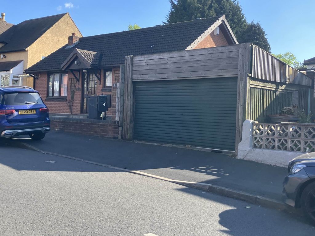 Property photo 2 of 20