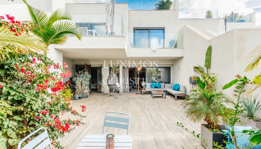 Property photo 2 of 27