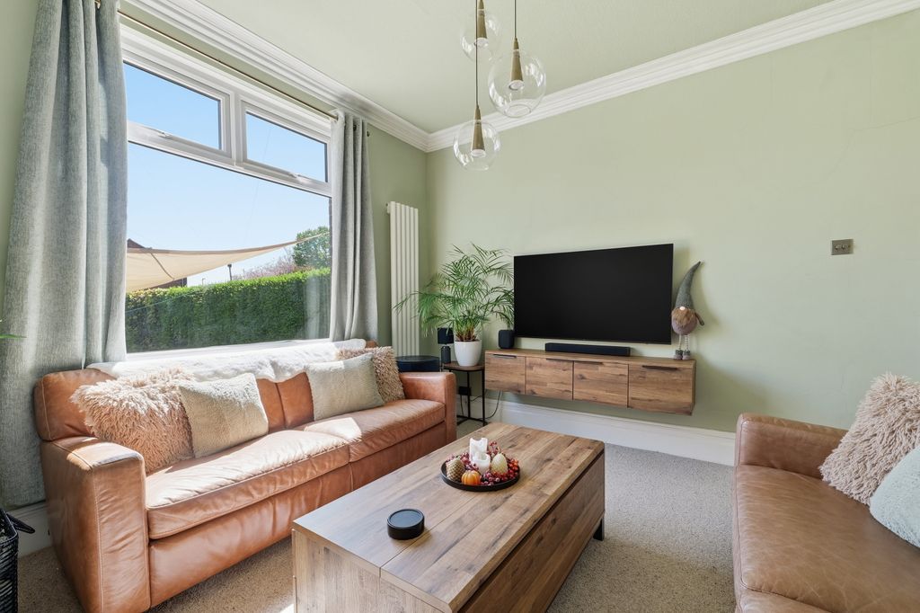 Property photo 3 of 26 P1183043