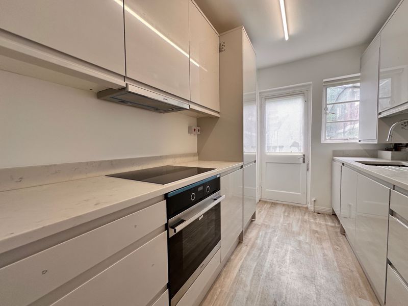 Property photo 3 of 7 Photo 5