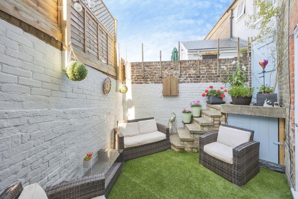 Property photo 3 of 19 Pbox-Img.Jpg