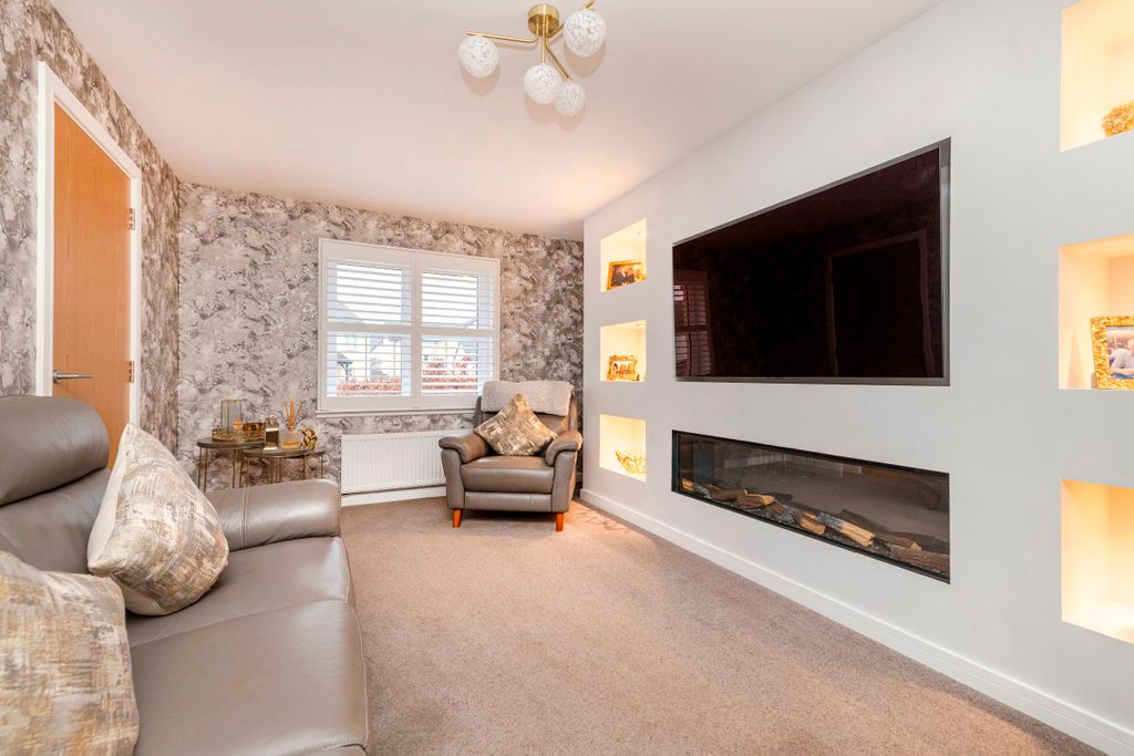 Property photo 2 of 29