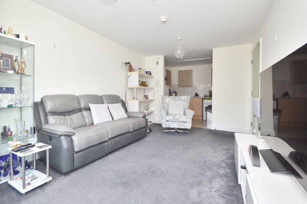Property photo 3 of 11