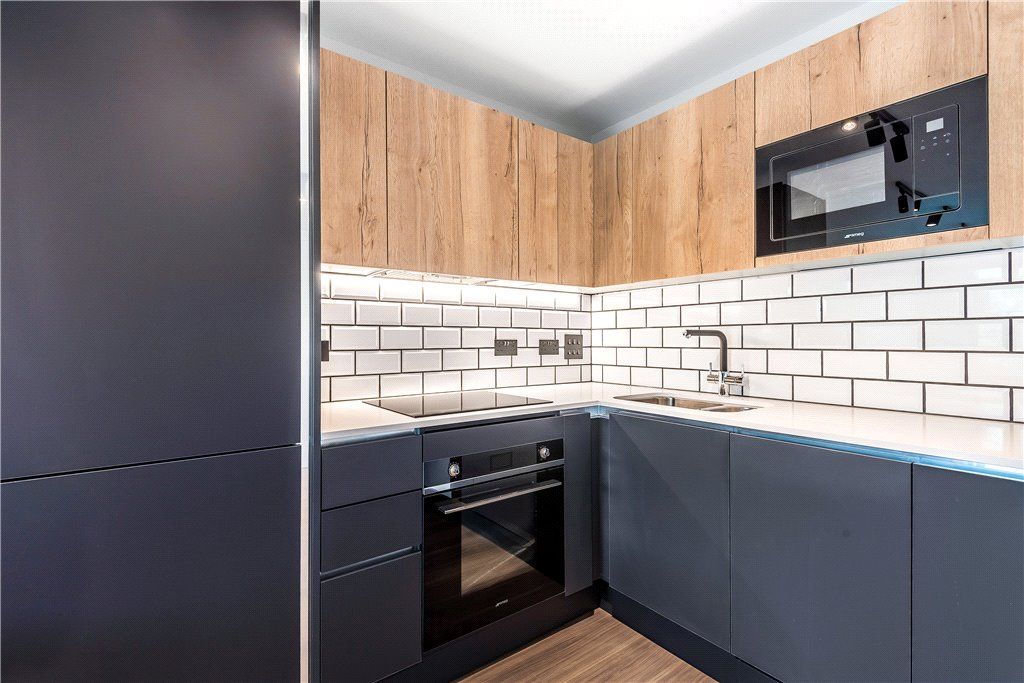 Property photo 2 of 18 Kitchen