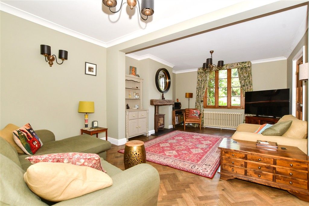 Property photo 1 of 10 Lounge