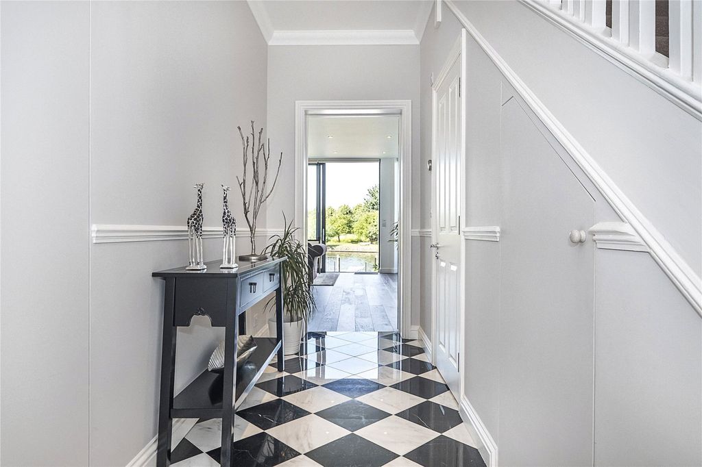 Property photo 3 of 13 Picture No. 11