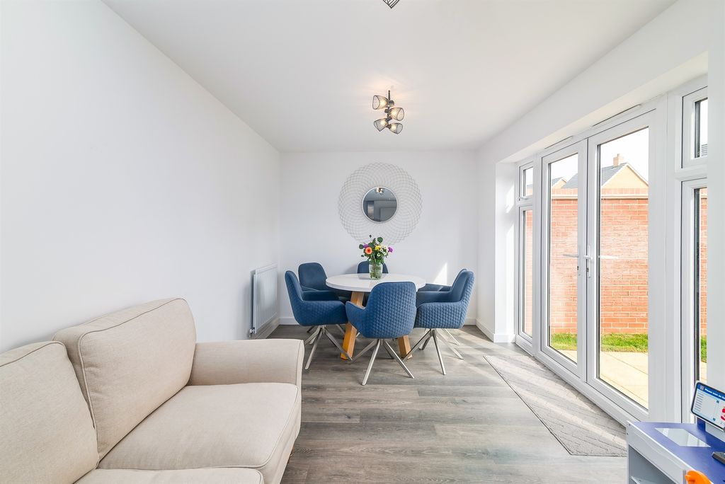 Property photo 3 of 21 Kitchen Dining Room