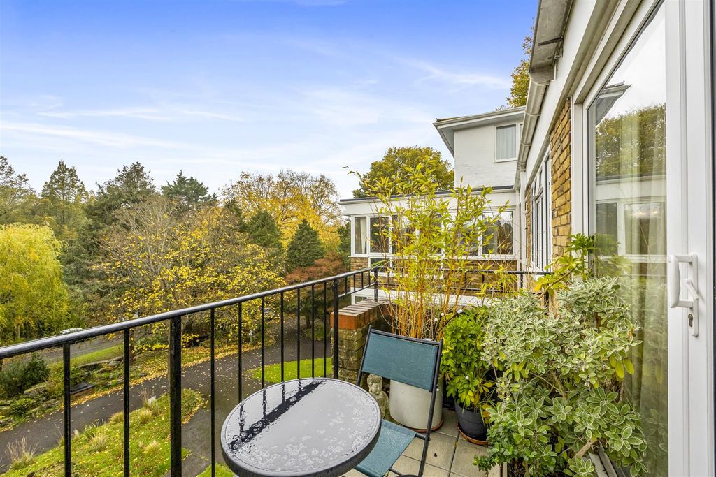 Property photo 1 of 18 Balcony