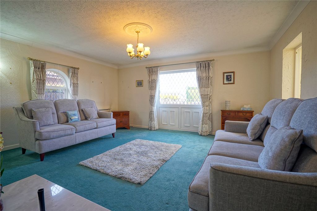 Property photo 2 of 17 Picture No. 09