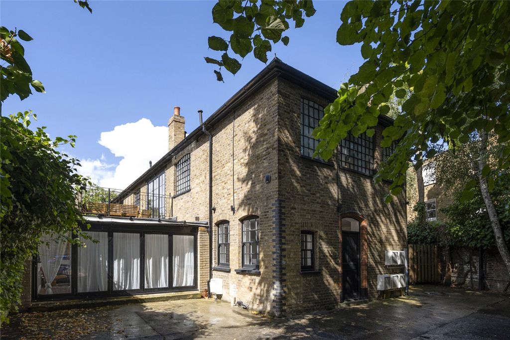 Property photo 3 of 11 Picture No. 14