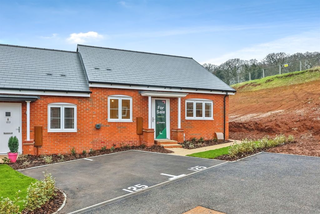 Property photo 2 of 37