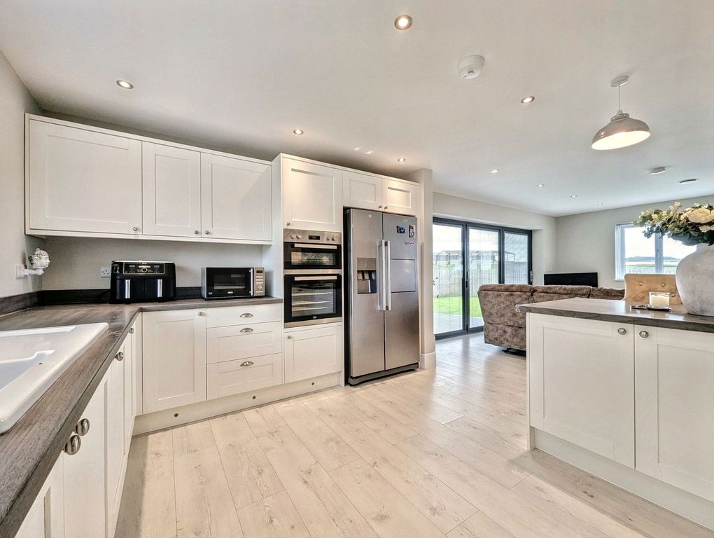 Property photo 1 of 30