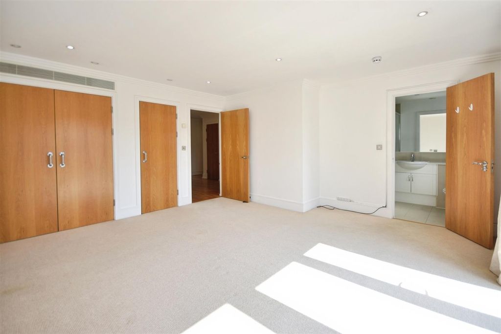 Additional image 9 of 3 bed flat for saleAdams Quarter, The Island TW8