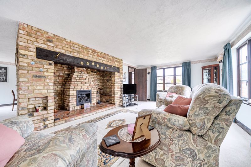 Property photo 2 of 21 Sitting Room