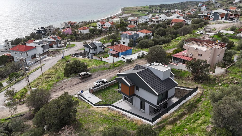 Property photo 1 of 60