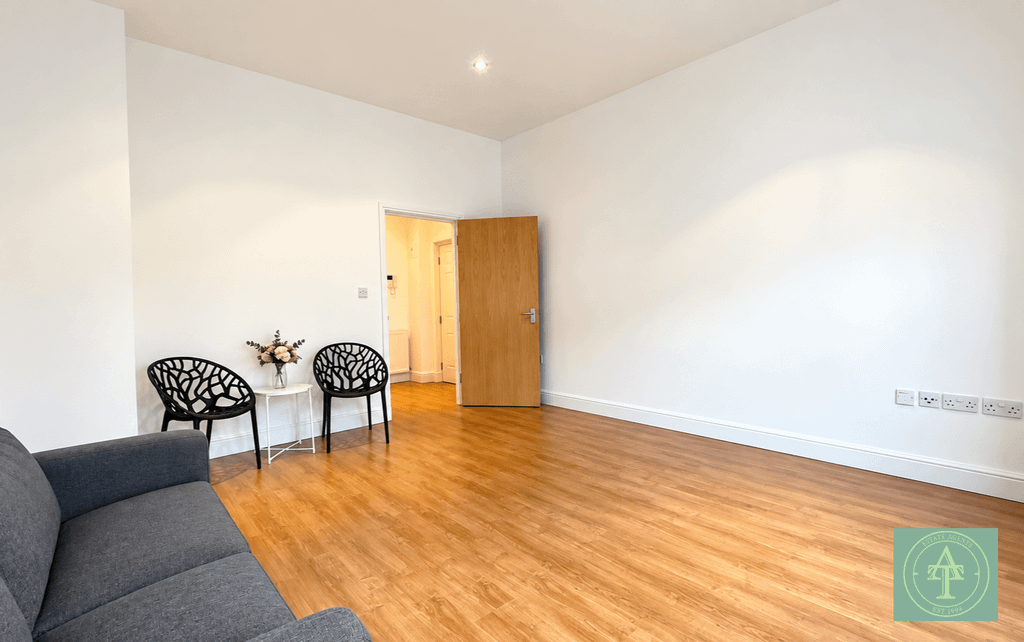 Property photo 2 of 12 Gallery