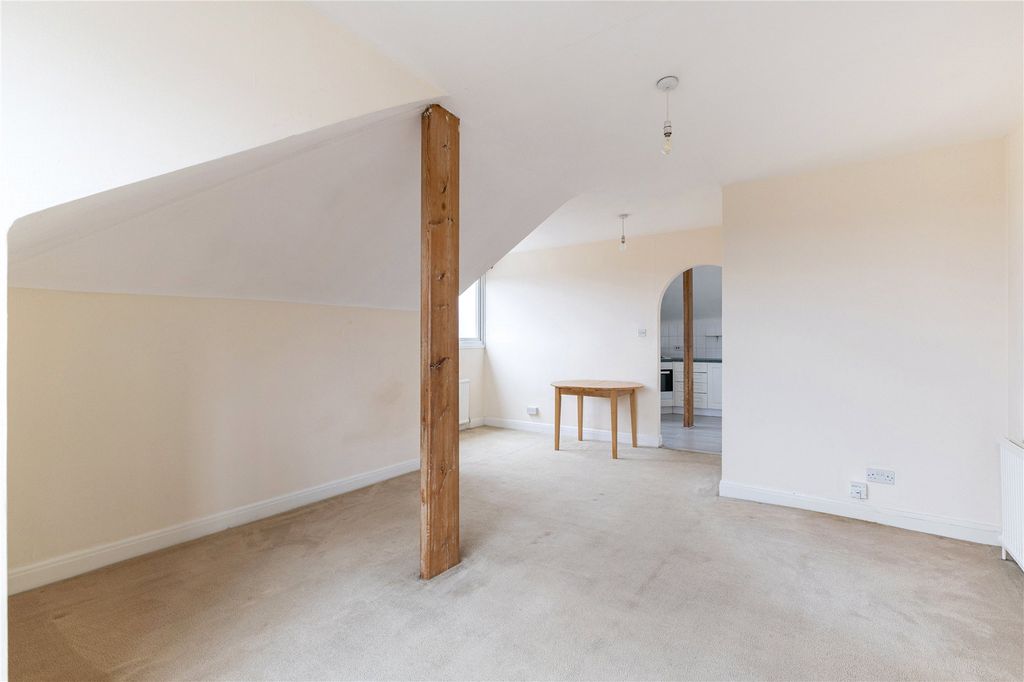 Property photo 3 of 19 Picture No. 16