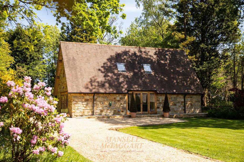 Property photo 3 of 31