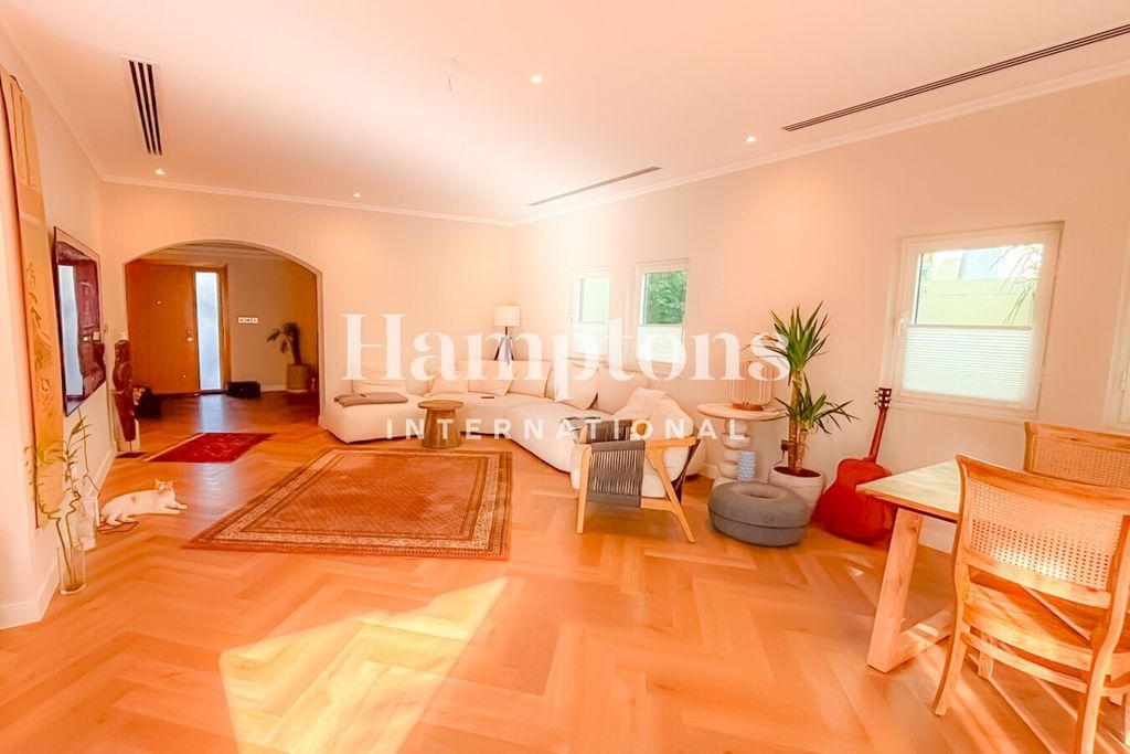 Property photo 3 of 10 Media 3
