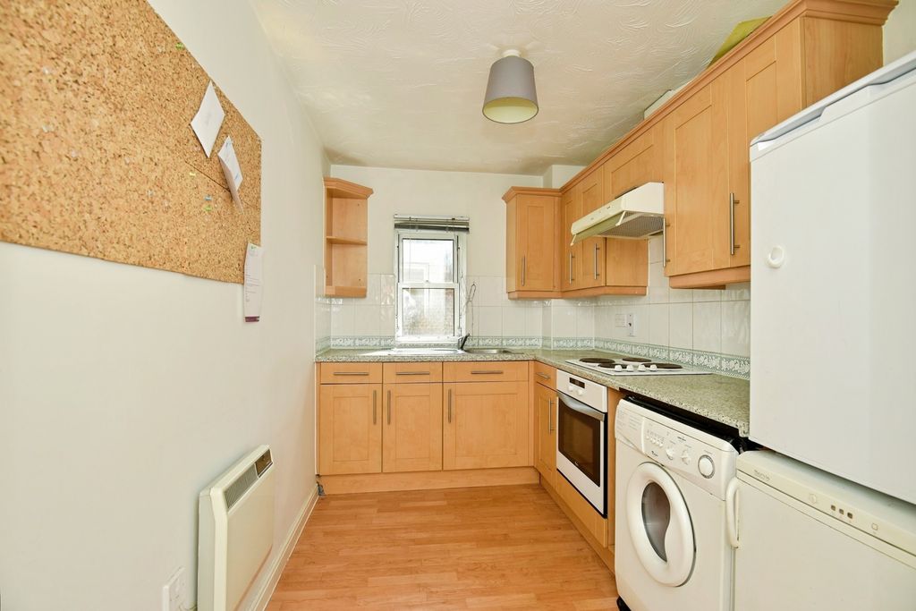 Property photo 3 of 13 Kitchen