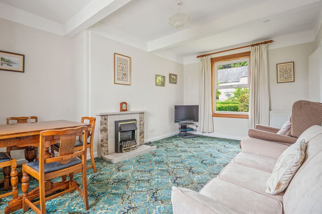 Property photo 3 of 34