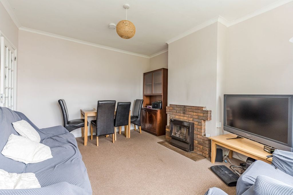 Property photo 3 of 19