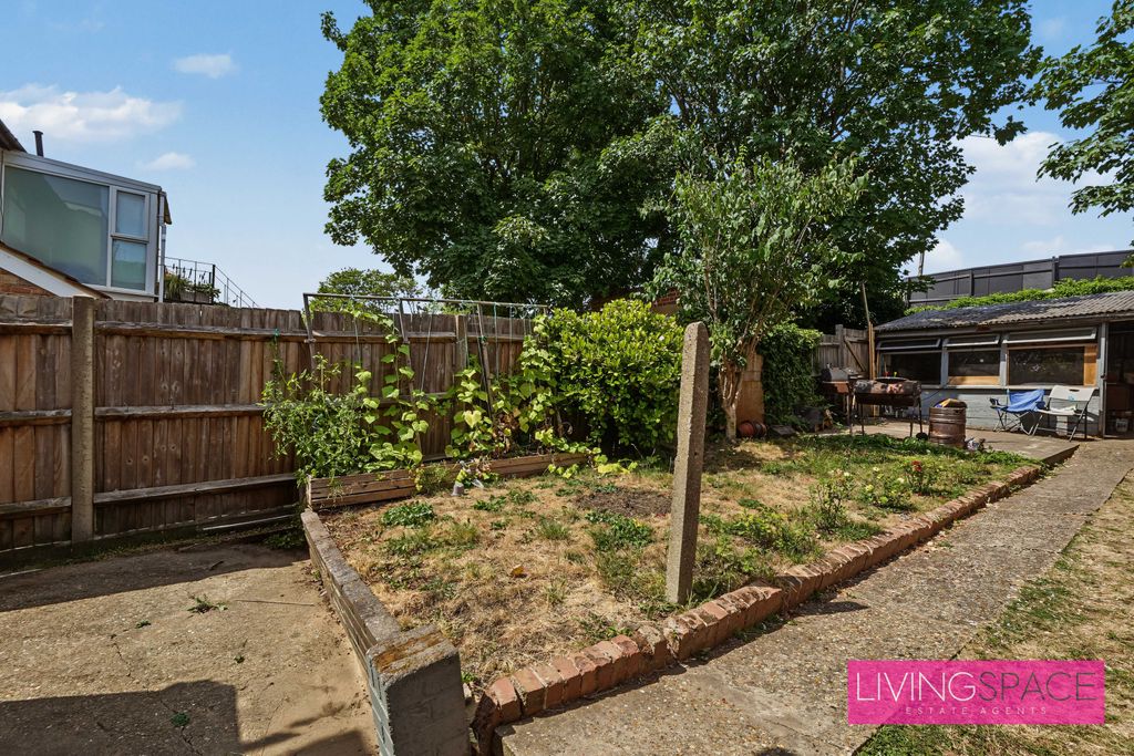Property photo 3 of 13
