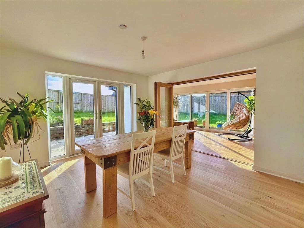 Property photo 1 of 16 Dining Room (1) x.Jpg