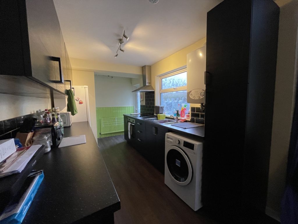 Property photo 3 of 12 69 Cyfartha