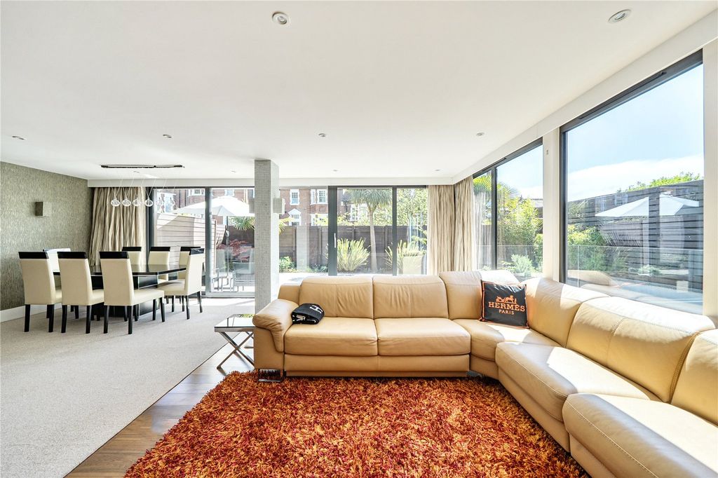 Property photo 2 of 28 Picture No. 04
