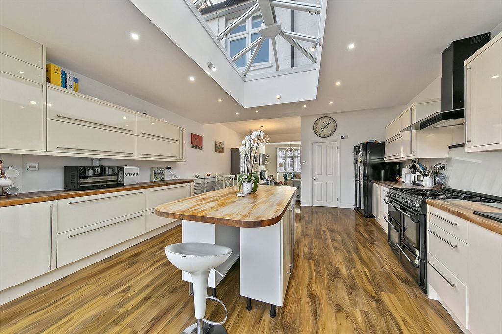 Property photo 2 of 18 Picture No. 08