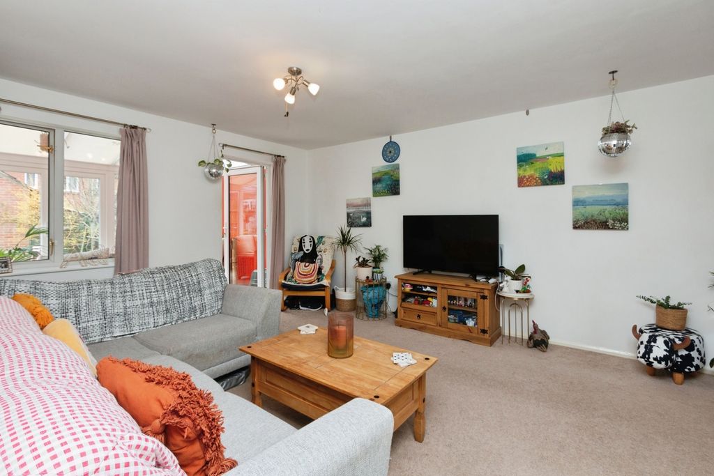 Property photo 2 of 18 Photo