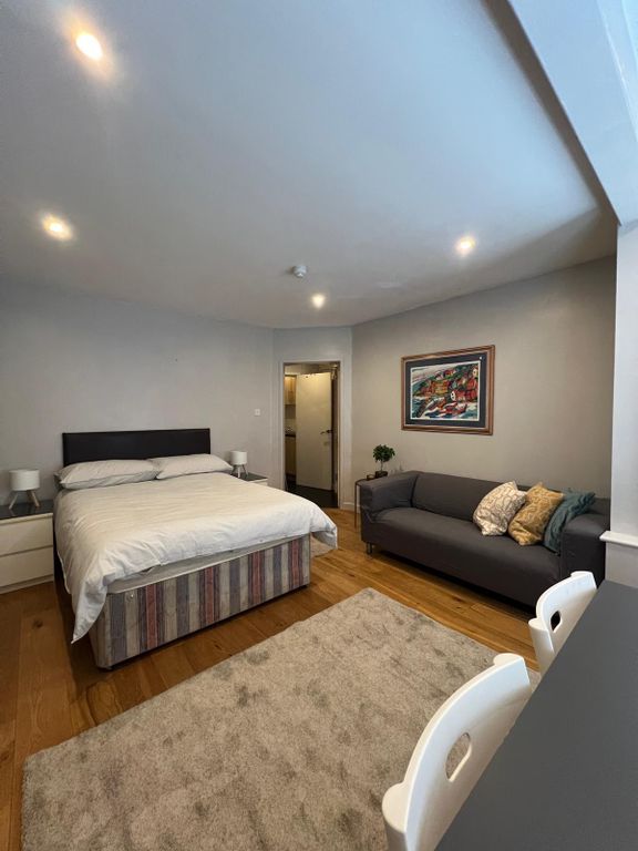 Property photo 1 of 8 Image