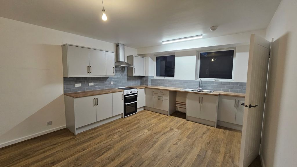 Property photo 1 of 9 3