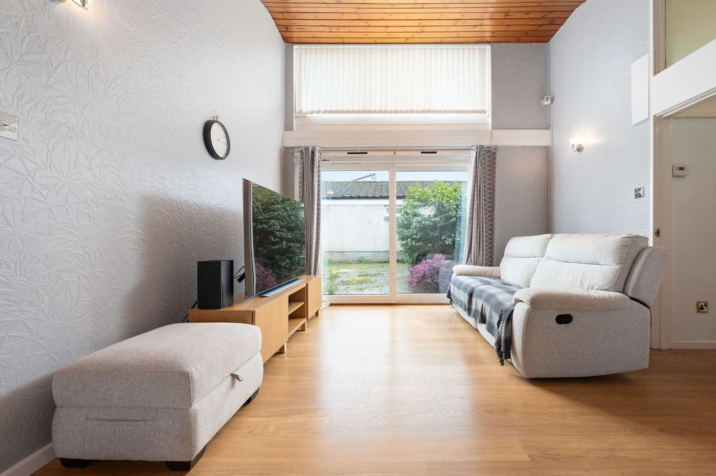 Property photo 3 of 25