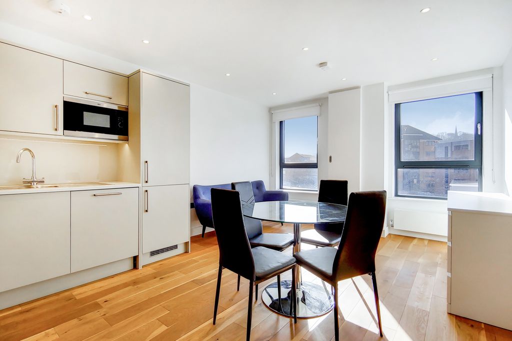 Property photo 2 of 11