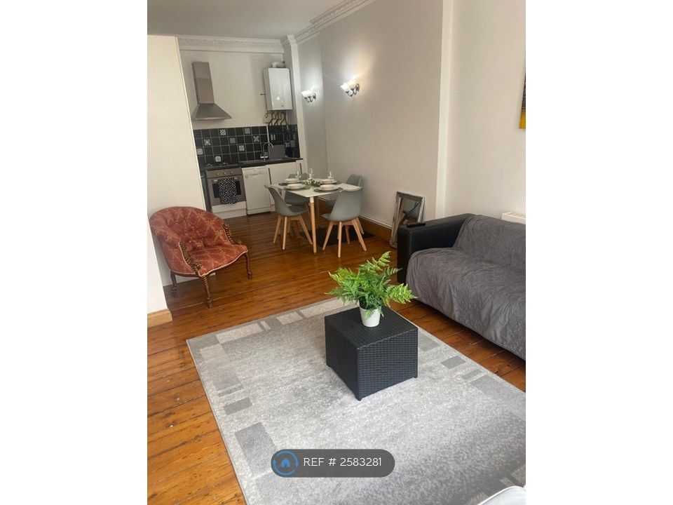 Property photo 1 of 3 Open Plan Sitting / Dining