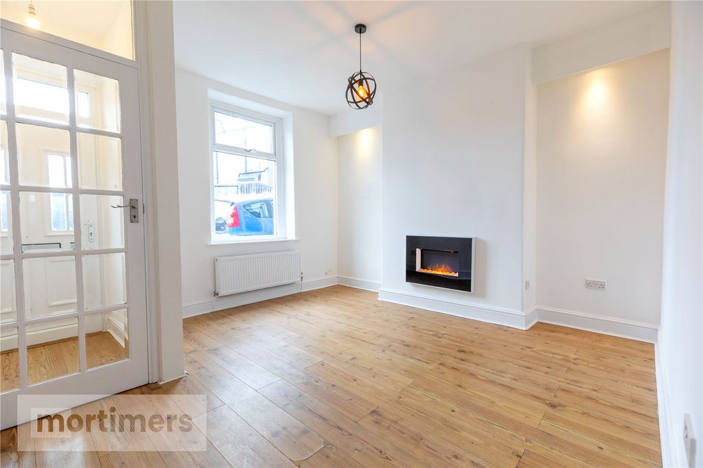 Property photo 1 of 15 Sitting Room