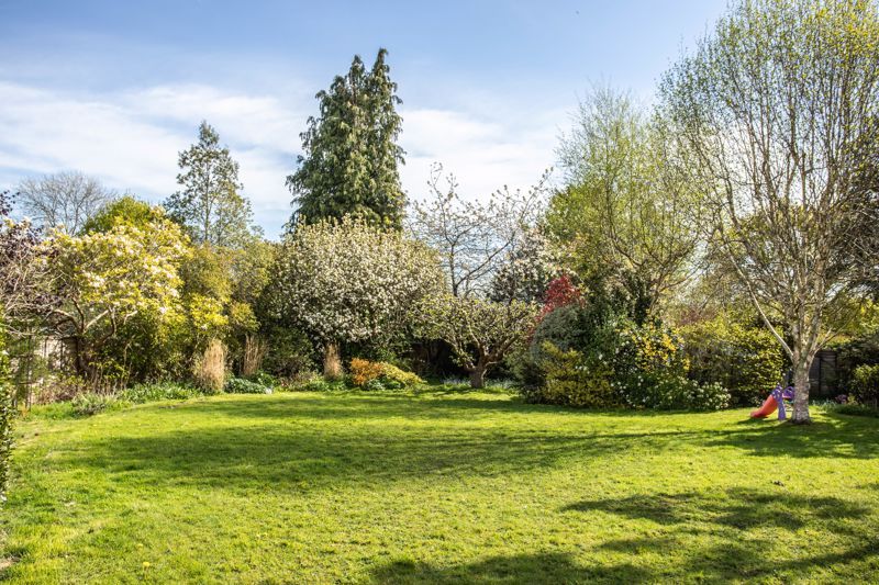 Property photo 2 of 27 Photo 12