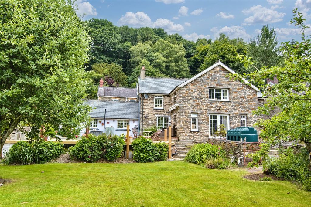 Property photo 1 of 53 Rear