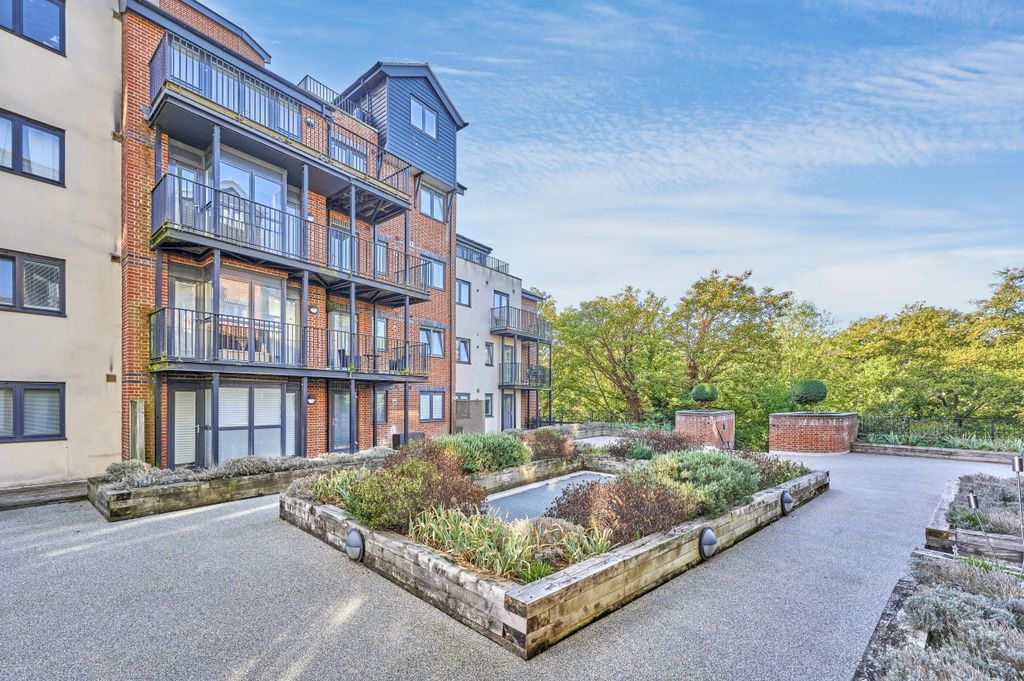 Property photo 1 of 18 69 Tanners Wharf, Bishops Stortford, CM23 3Fe