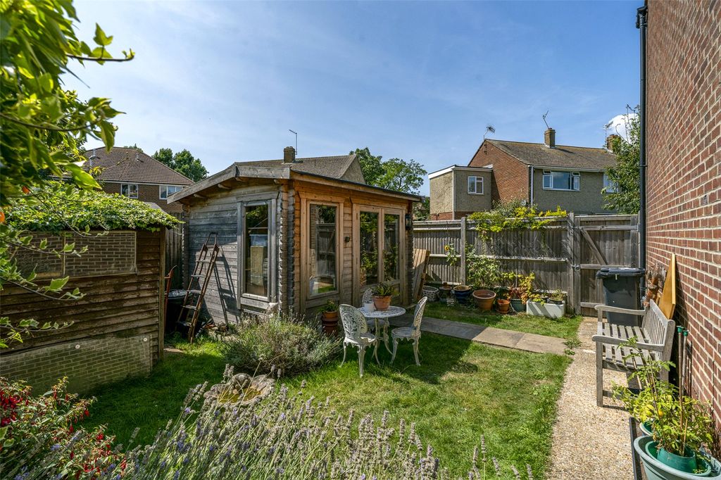 Property photo 2 of 19 Picture No. 21