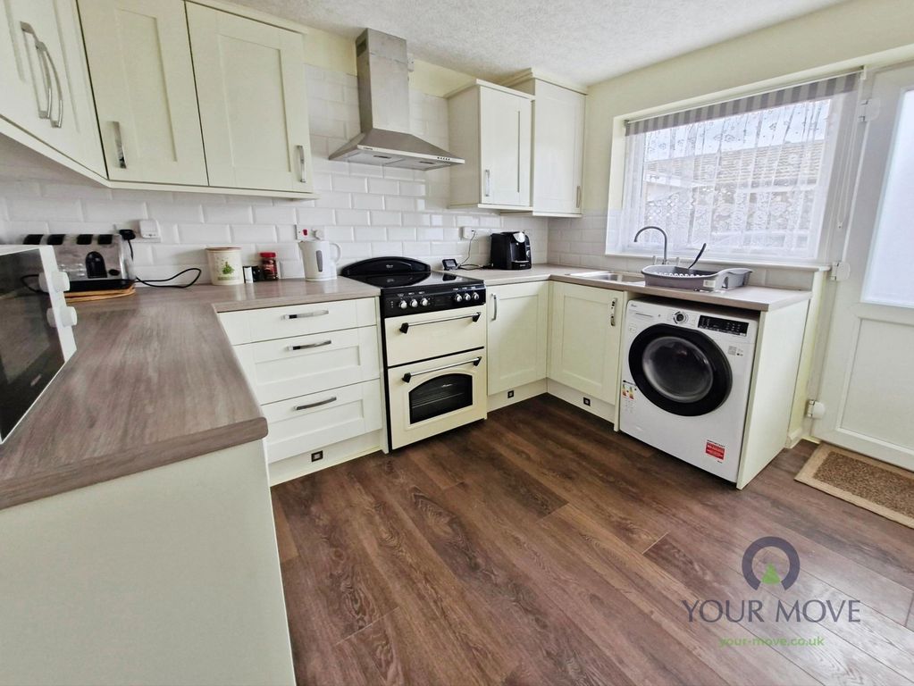 Property photo 2 of 15 Kitchen