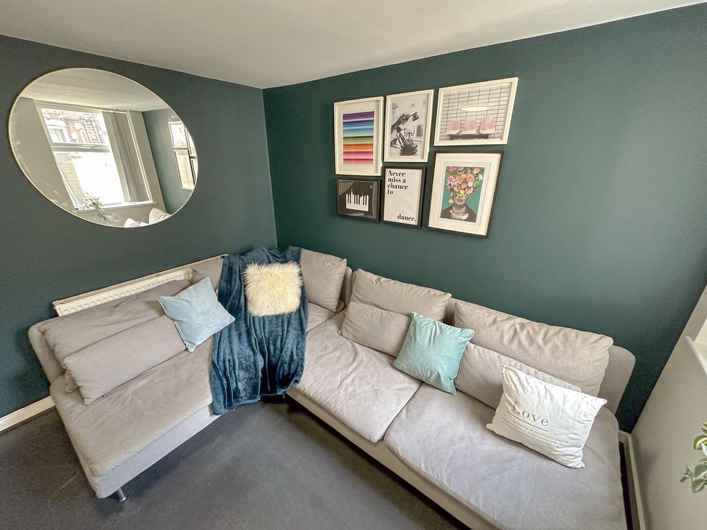 Property photo 1 of 12 10