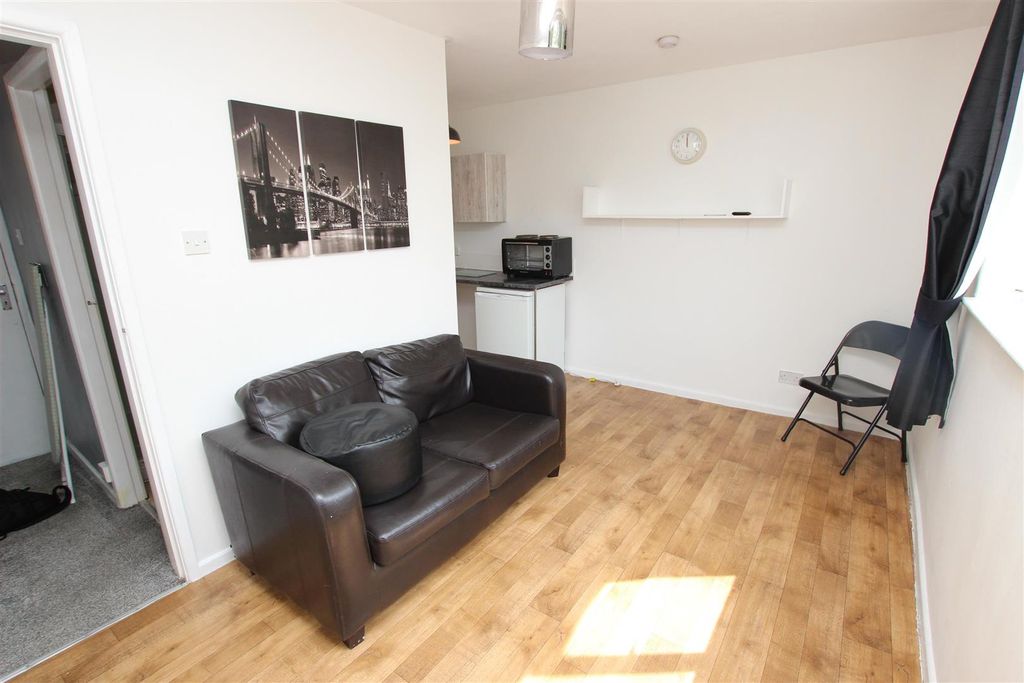 Property photo 3 of 4