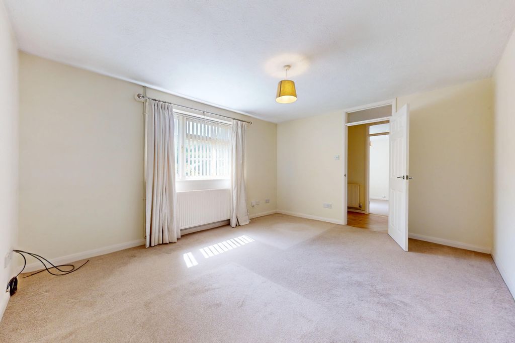 Property photo 3 of 11